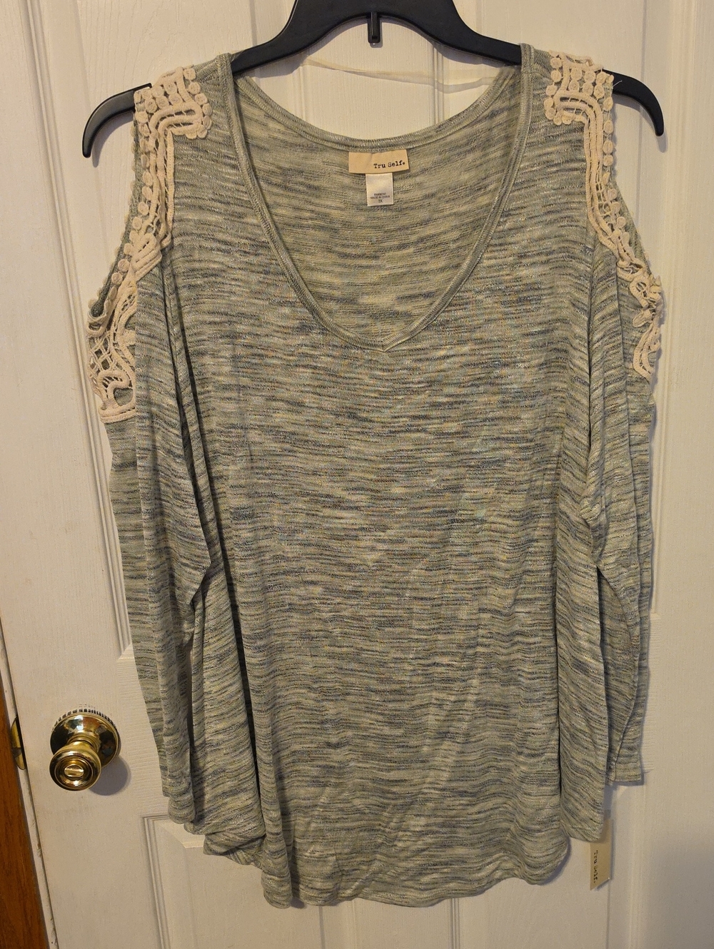 Sage Cold-Shoulder Crochet Trim Long-Sleeve Top NWT 3X